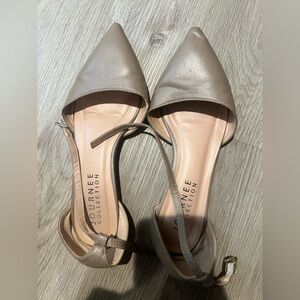 Journee Collection Women's Tan flats